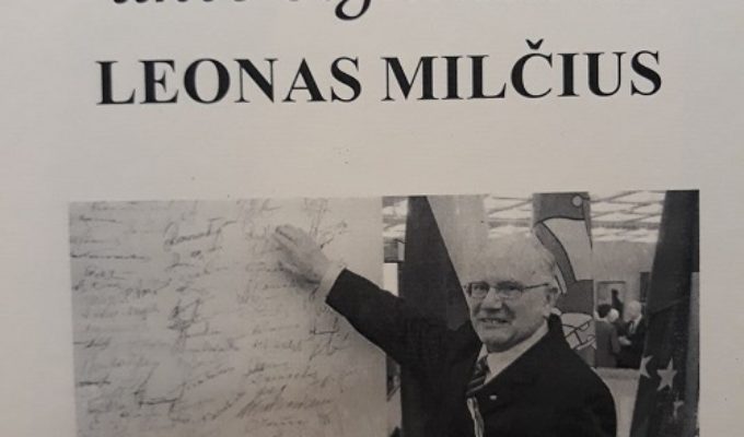 Leono Milčiaus knygos ekspozicija bibliotekoje